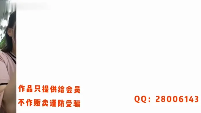 地铁真实猥亵齐叔技高人胆大居然顶一对情侣男朋友就在旁边顶上去了