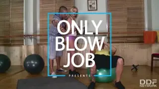 DoublecocksuckingforathleticblondieLucyHeartattheBlowjobgym